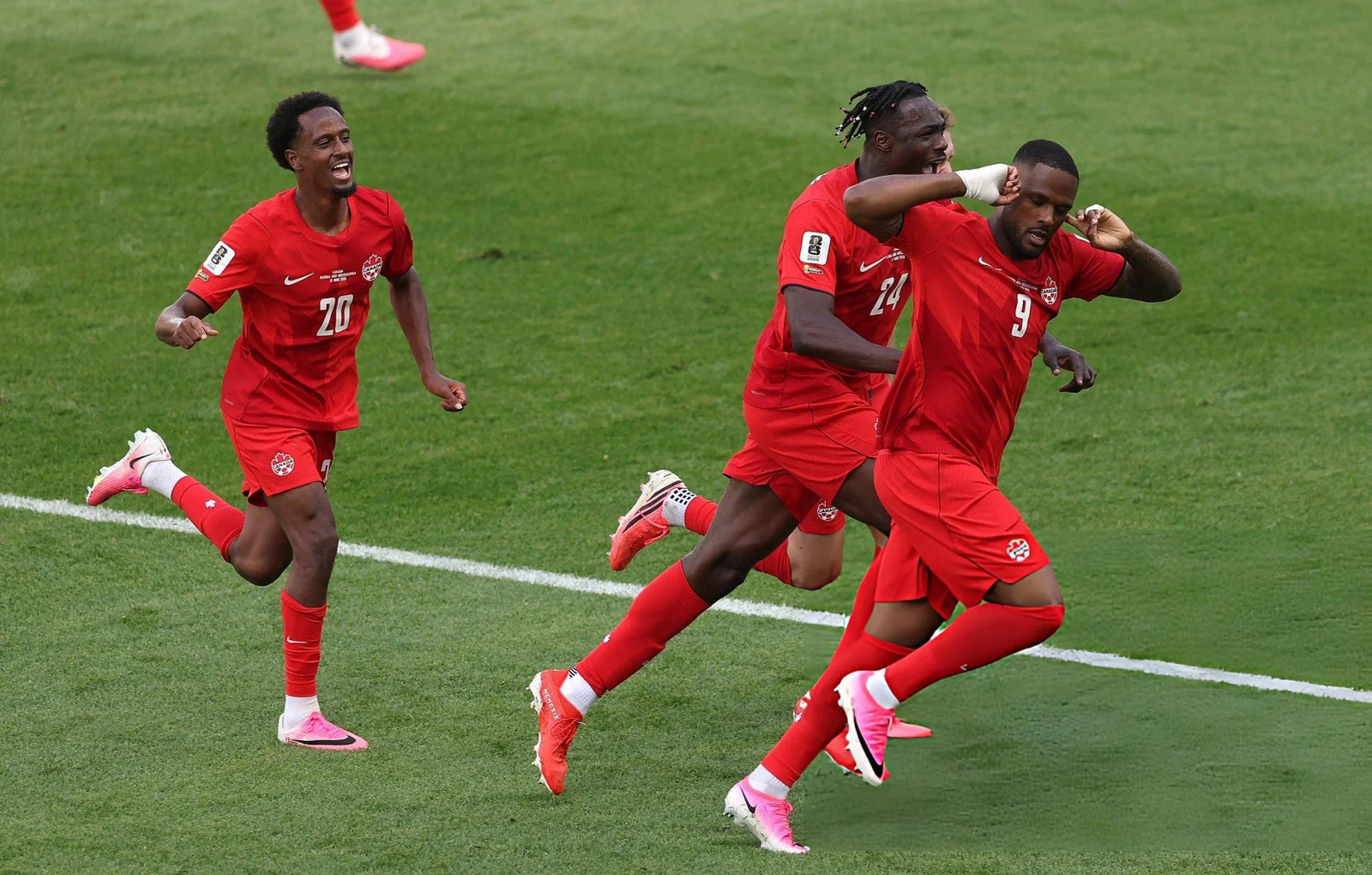 Canadá rescató un empate histórico ante Bosnia en su debut mundialista
