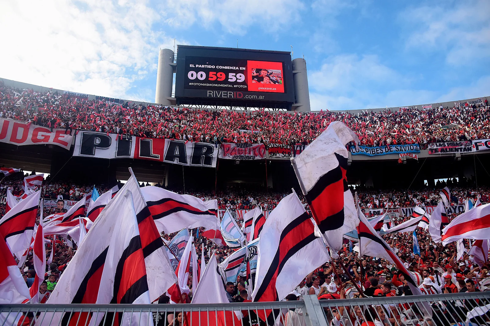 River prepara un recibimiento monumental: prometen lluvia de 40 toneladas de papel para el Superclásico