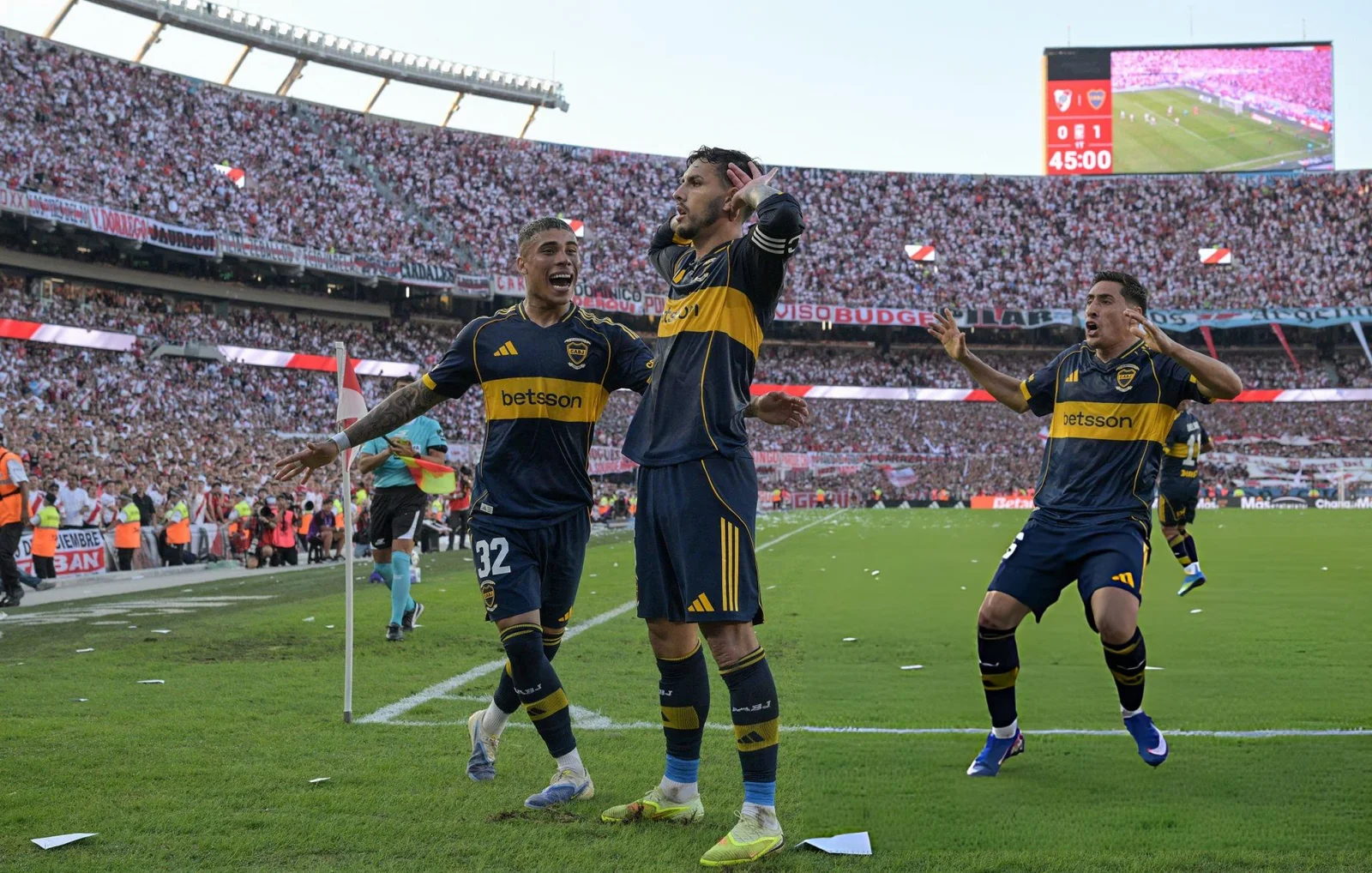 Boca golpeó en el Monumental: venció a River y se quedó con el Superclásico