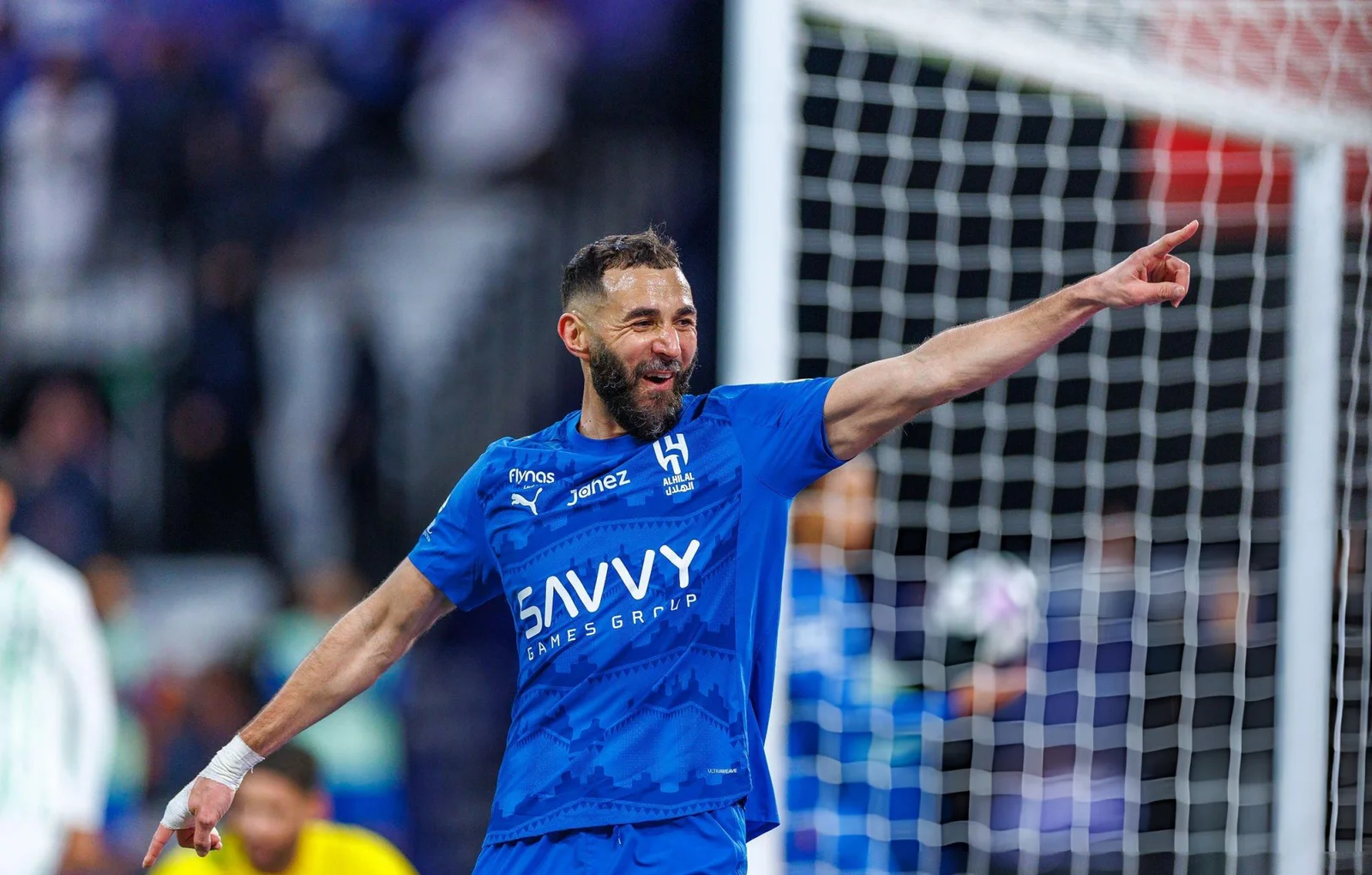 Al Hilal goleó 6-0 a Al Kholood con un hat-trick de Benzema