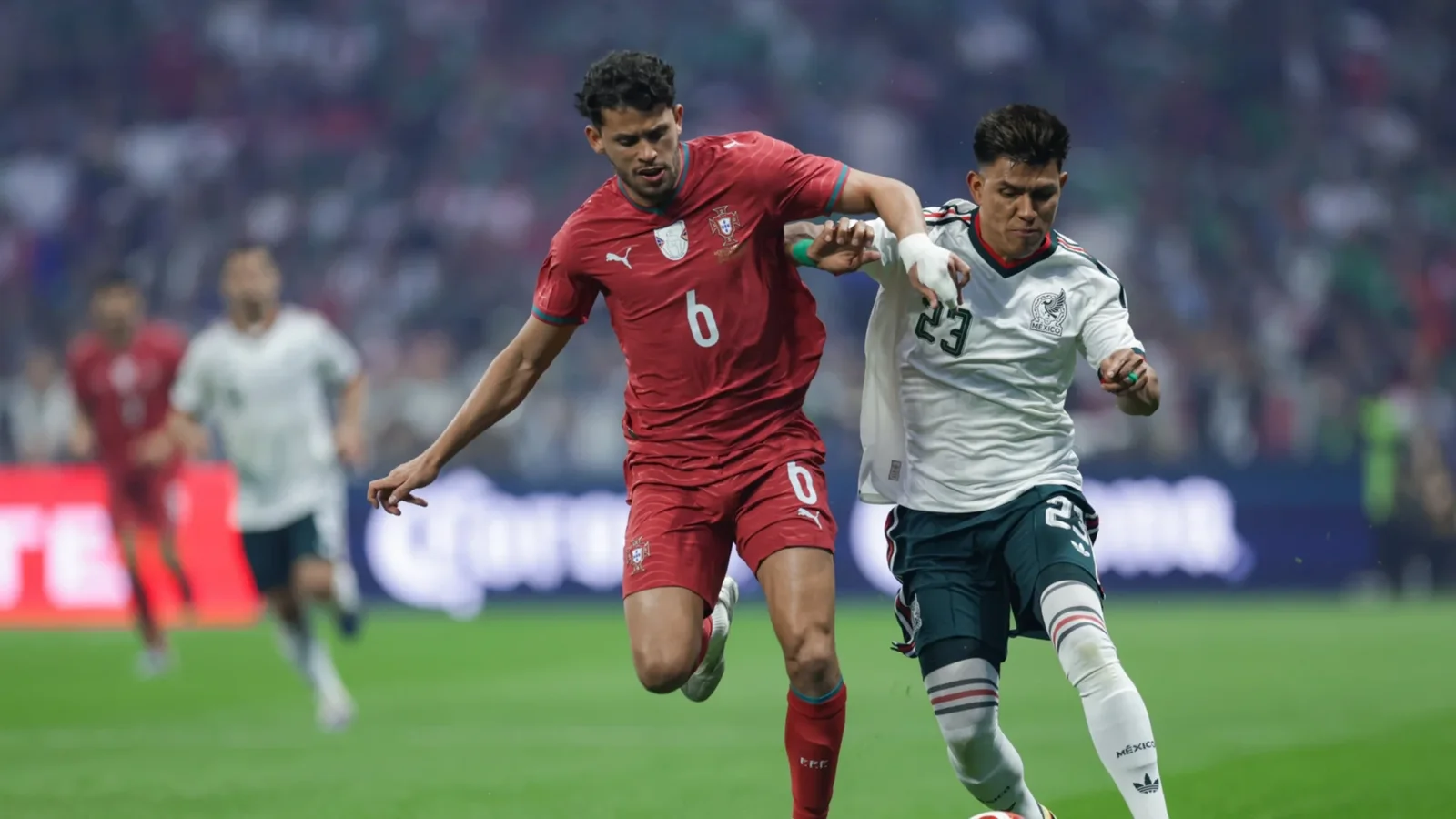 México y Portugal empatan en un Azteca renovado