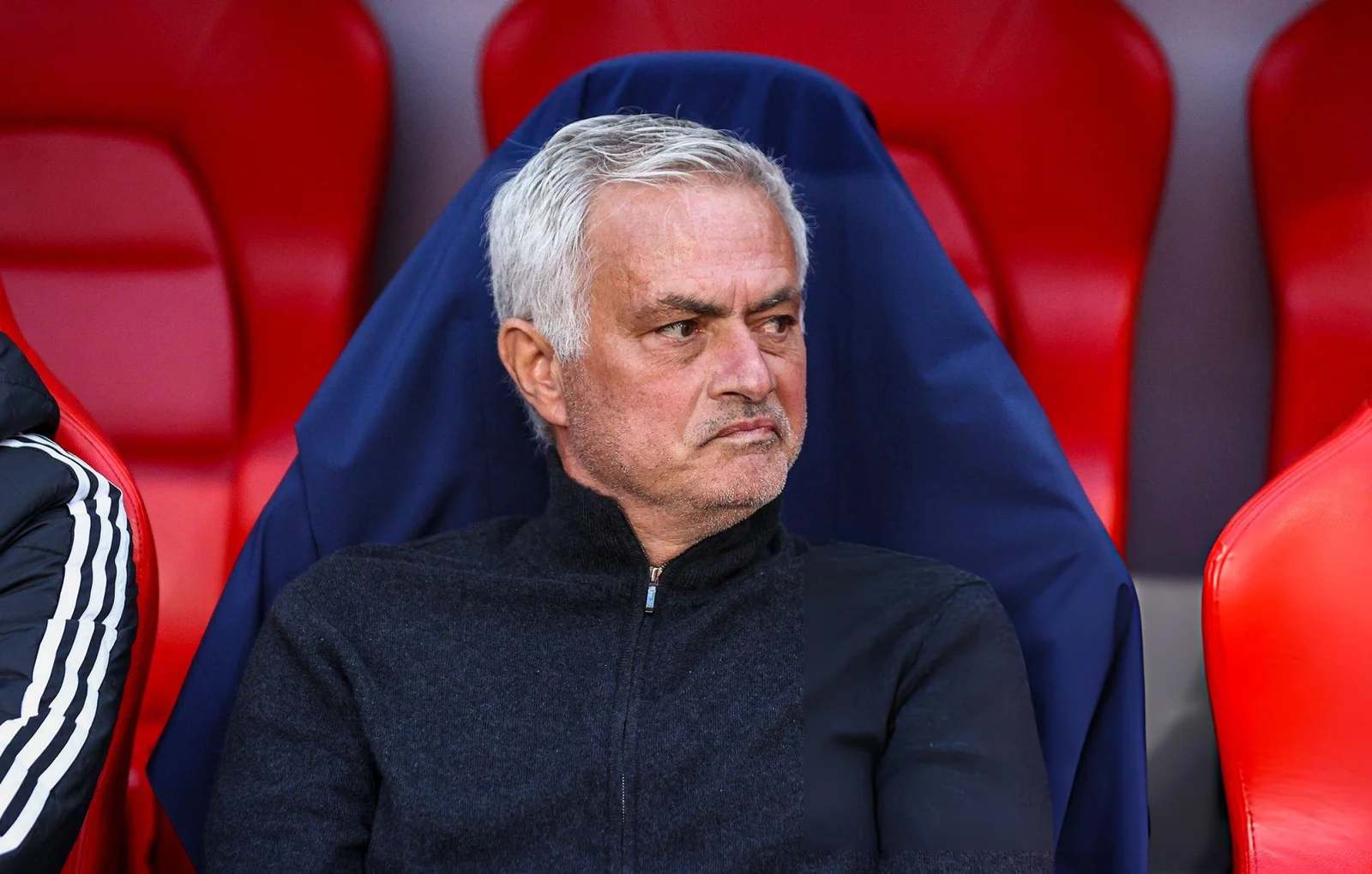 Mourinho descarta al Real Madrid y reafirma su compromiso con el Benfica