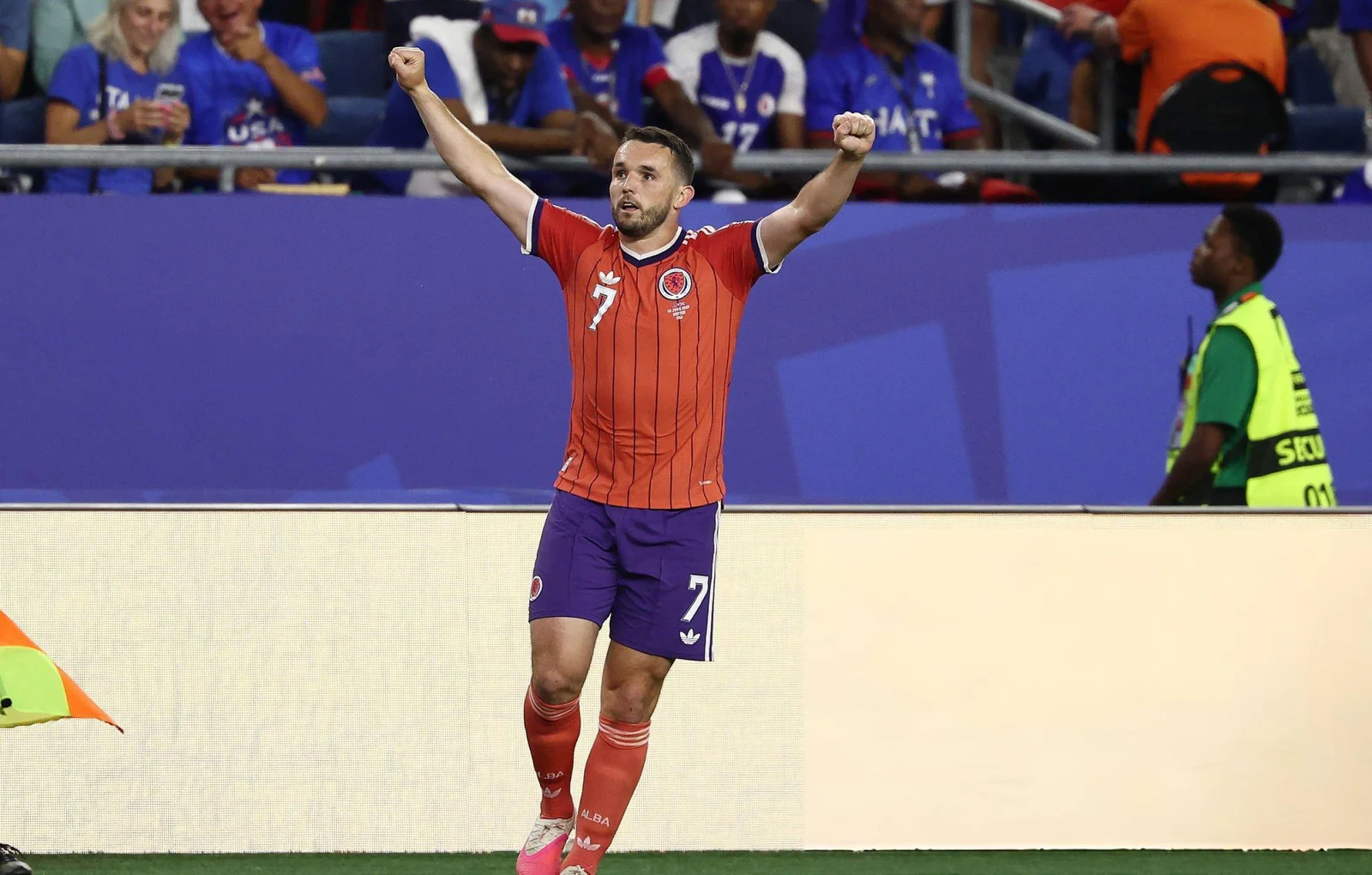 Escocia arrancó con el pie derecho y amargó el debut de Haití en el Mundial