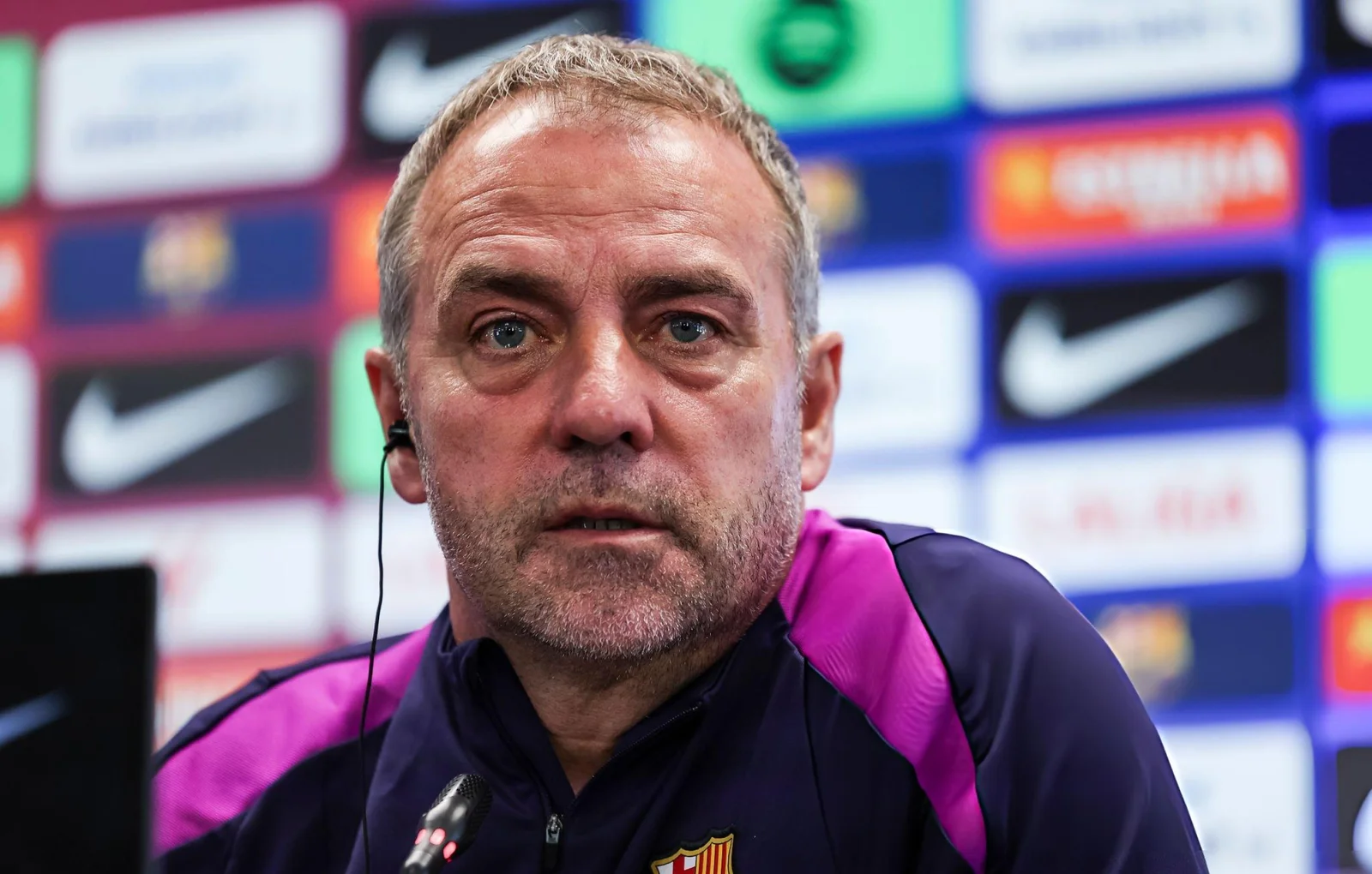 Flick respalda a Lewandowski: “Está plenamente centrado en el Barcelona”